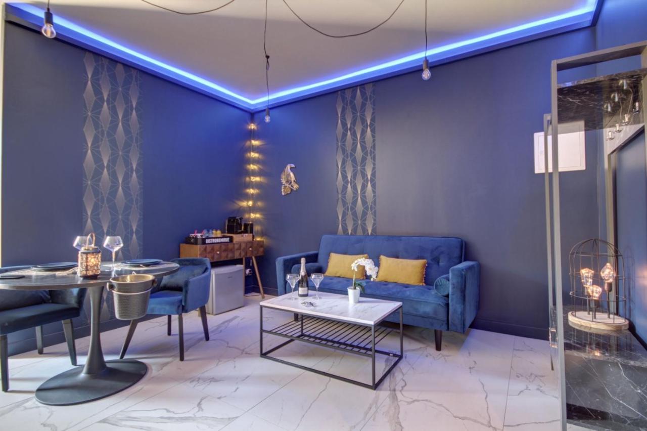 Suite Blue Jacuzzi Le Breuil  Luaran gambar